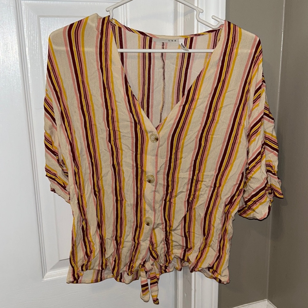 Cropped front tie shirt